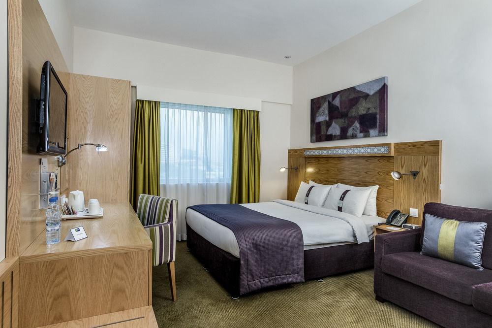 Holiday Inn Express Dubai Safa Park, An Ihg Hotel Exterior photo