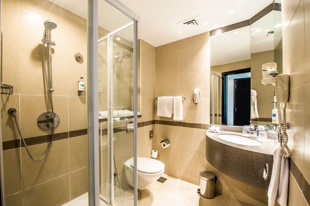 Holiday Inn Express Dubai Safa Park, An Ihg Hotel Exterior photo